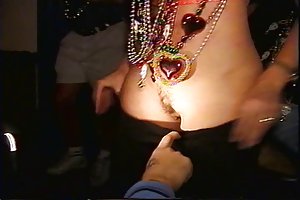 Mardi gras flasher, amely egy kör táncot adott
