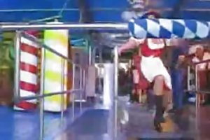 Upskirt az oktoberfest l7-en