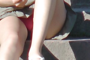 Upskirt tini nadrág lépcsőkön