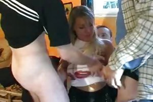 Megosztva meleg feleségét 3