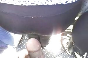 Amigo encoxando a culote