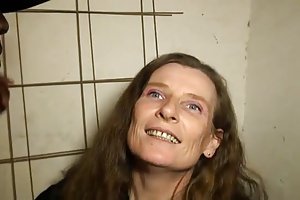 Az elisa a munkavállalók által gangbangált