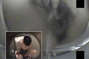 WC rejtett kamerás maszturbáció