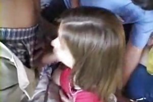 Aranyos tini felvette és kap szopást és arcát