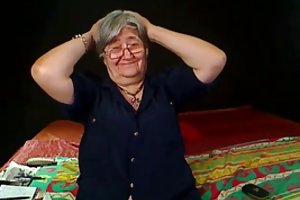 A szomszéd nagymamája