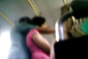 Encoxada no onibus