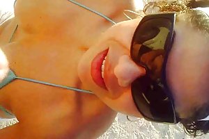 Amatőr blowjob a strandon